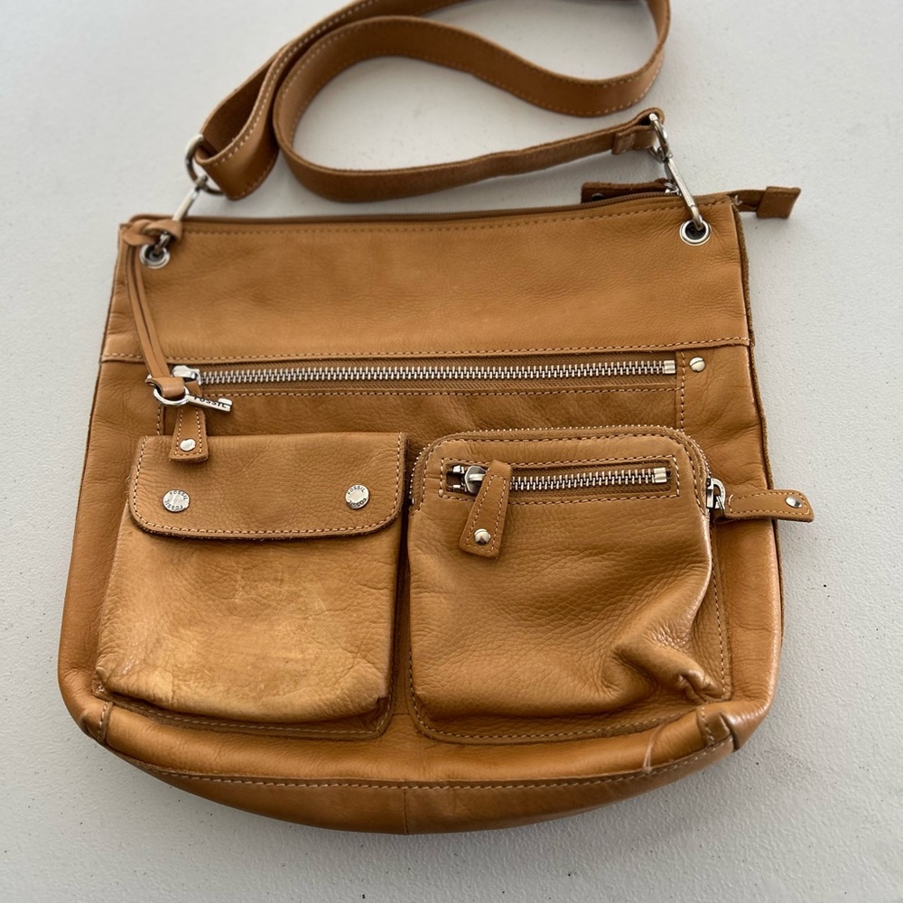 Fossil soft leather messenger crossbody bag.